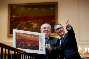 Ceann Comhairle Seán Ó’Fearghaíl TD and An Post Chief Executive David McRedmond at the unveiling of two stamps commemorating the centenary of the first public meeting of Dáil Éireann.