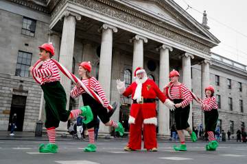 santa-and-Elves-GPO